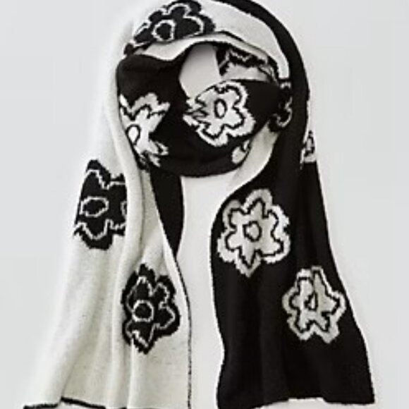 Retro Oversized Flower Black & White Scarf – Reversable - Picture 1 of 16